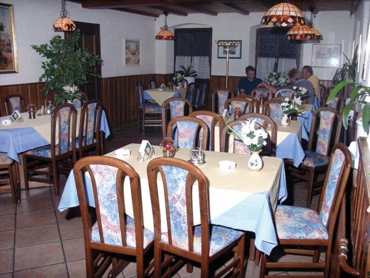 Hotel Drei Koenige 넥카르비쇼프샤임 외부 사진
